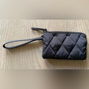 Vera Bradley Ultralight Essential Zip Wristlet – Black (NWOT)